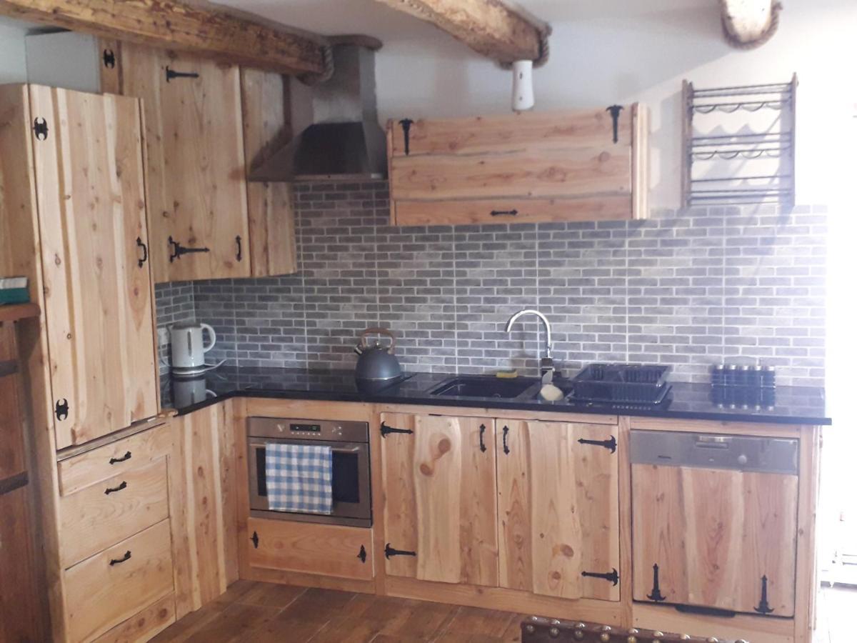 Jaskowa Chata Bieszczady Apartament Z Basenem บาลิกรูด ภายนอก รูปภาพ