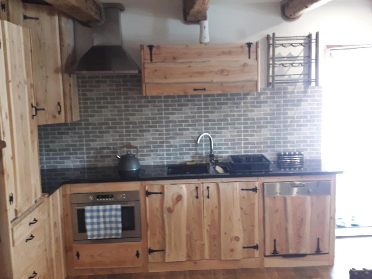 Jaskowa Chata Bieszczady Apartament Z Basenem บาลิกรูด ภายนอก รูปภาพ