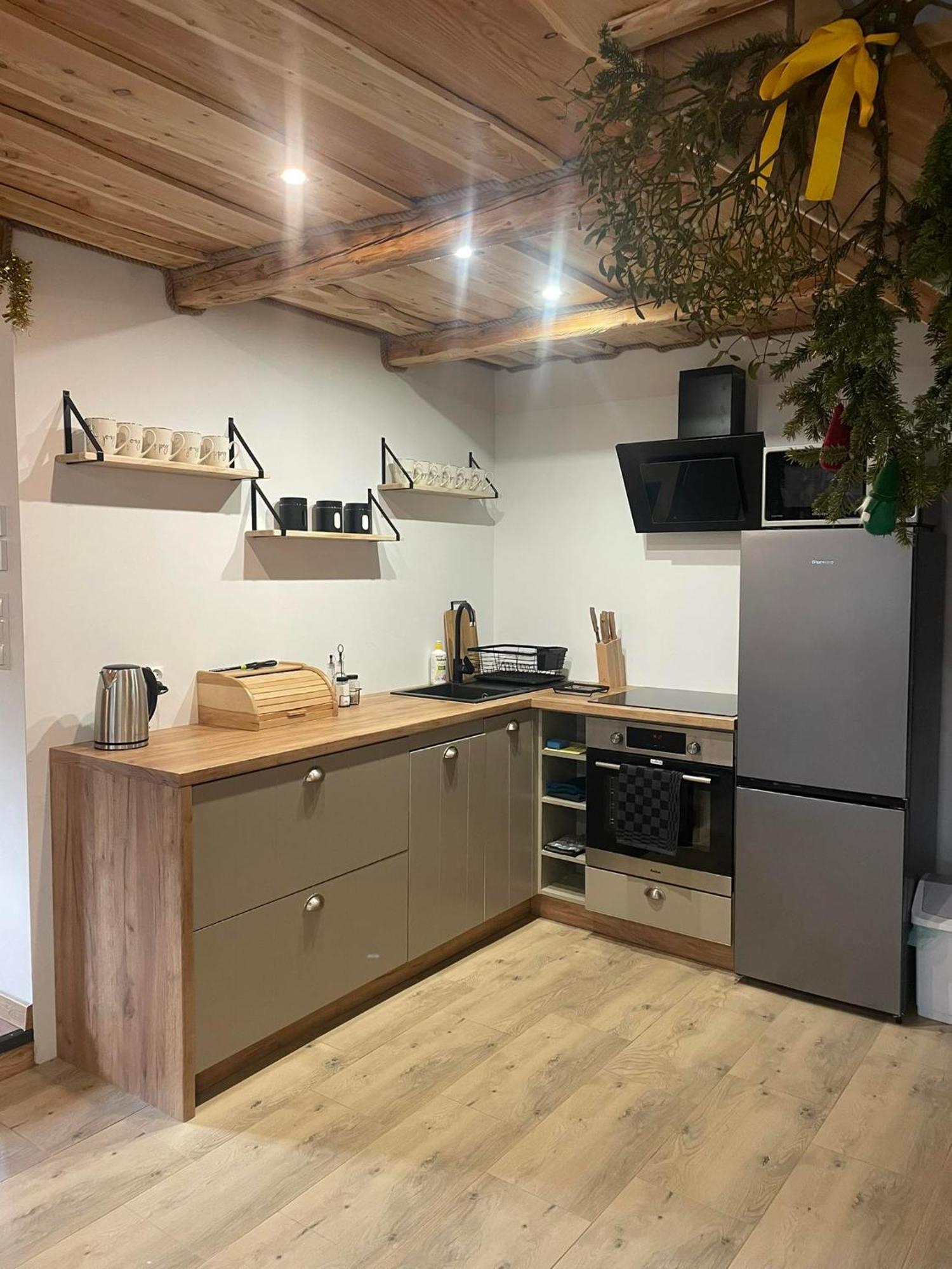 Jaskowa Chata Bieszczady Apartament Z Basenem บาลิกรูด ภายนอก รูปภาพ